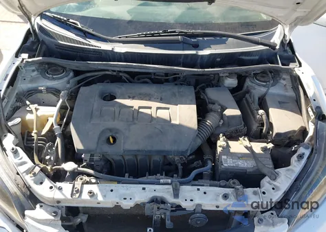 2011 Toyota Matrix z USA, uszkodzony, nr VIN 2T1KU4EE3BC697553